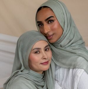 Vela Scarves Pista Kulfi Standard